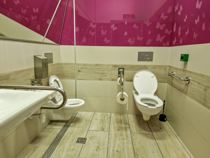 עיצוב חדר שירותים קטן